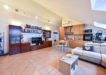 Salone - Trilocale corso Giacomo Puccini, 27/2, Venaria Reale - foto 6