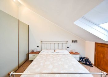 Camera da letto - Trilocale corso Giacomo Puccini, 27/2, Venaria Reale - foto 17