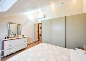 Camera da letto - Trilocale corso Giacomo Puccini, 27/2, Venaria Reale - foto 19