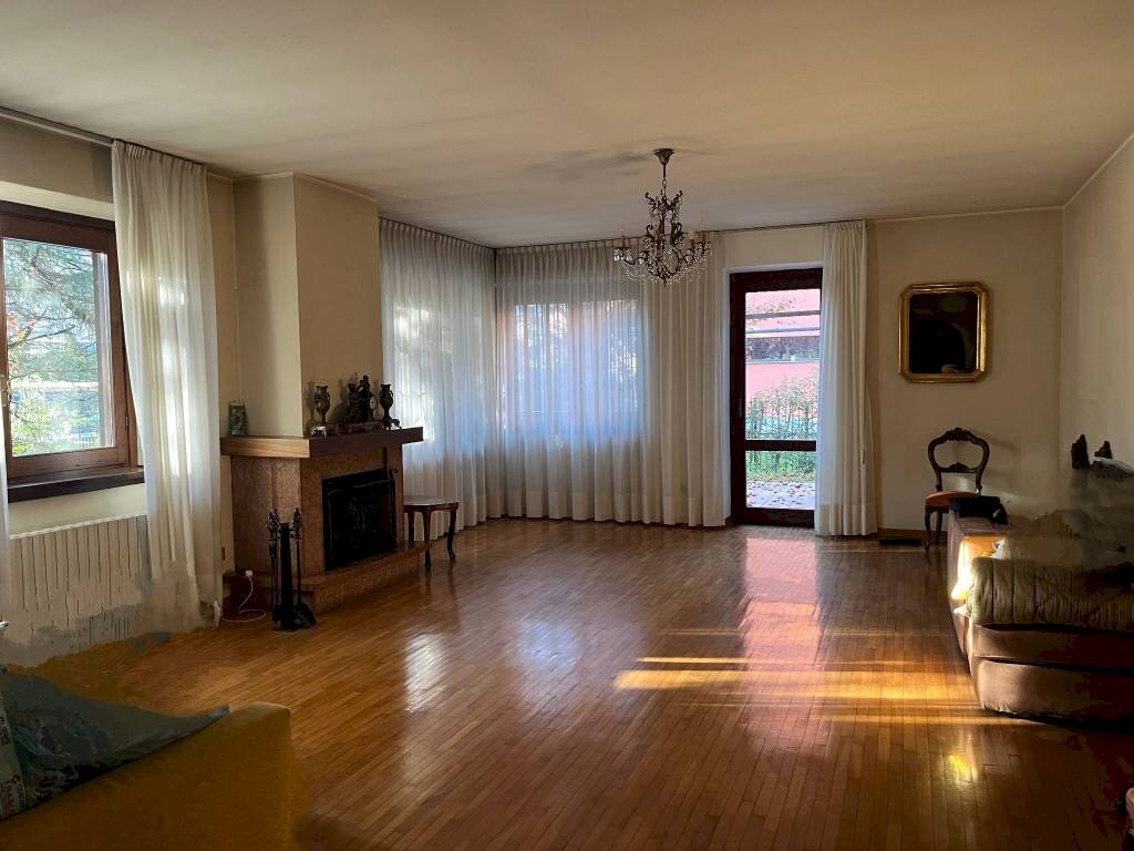 Salone - Villa via Valeriana, 60, Sondrio - foto 1