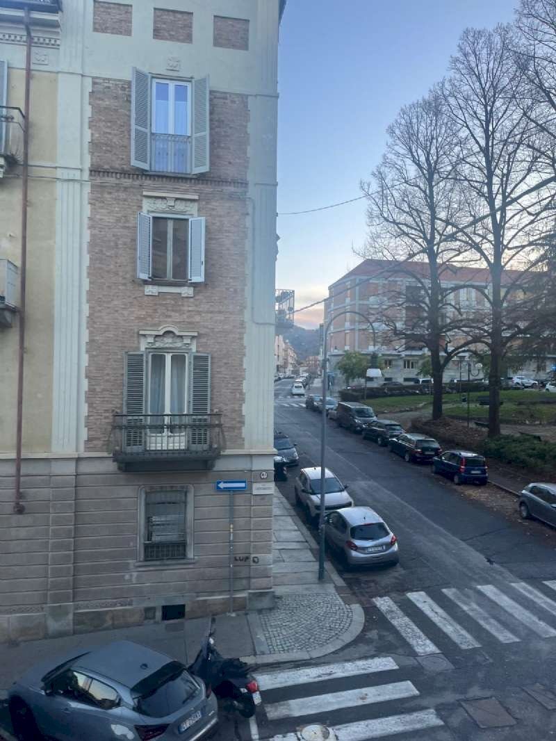 2f540672-c517-49dc-ac56-daac719800d2 - Trilocale piazza Gozzano, 5, Torino (zona Madonna del Pilone) - foto 2