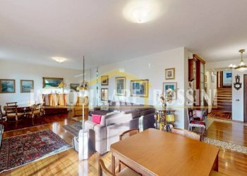 Salone - Trilocale via Gilberto Govi, 23, Varese (zona Bobbiate) - foto 13