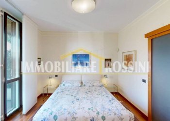 Camera da letto - Trilocale via Gilberto Govi, 23, Varese (zona Bobbiate) - foto 14