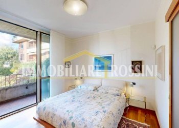 Camera da letto - Trilocale via Gilberto Govi, 23, Varese (zona Bobbiate) - foto 15