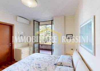 Camera da letto - Trilocale via Gilberto Govi, 23, Varese (zona Bobbiate) - foto 16