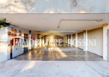 Box auto - Trilocale via Gilberto Govi, 23, Varese (zona Bobbiate) - foto 32