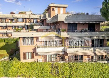 Facciata - Trilocale via Gilberto Govi, 23, Varese (zona Bobbiate) - foto 6