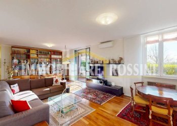 Salone - Trilocale via Gilberto Govi, 23, Varese (zona Bobbiate) - foto 2