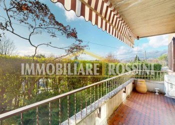 Terrazzo - Trilocale via Gilberto Govi, 23, Varese (zona Bobbiate) - foto 4