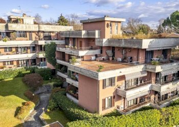 Facciata - Three-room apartment via Gilberto Govi, 23, Varese (neighborhood Bobbiate) - photo 42