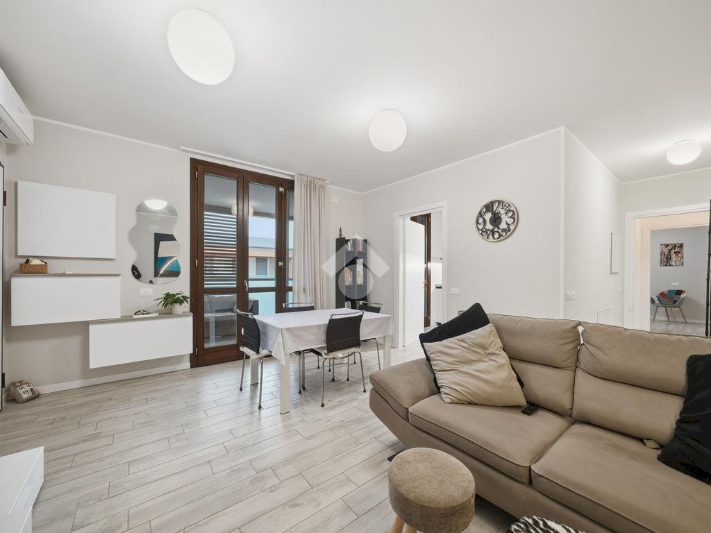 Three-room apartment Viale Monte Grappa, Novellara - photo 1