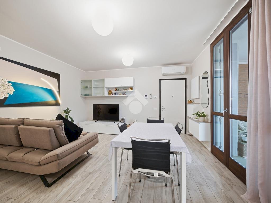 Three-room apartment Viale Monte Grappa, Novellara - photo 3