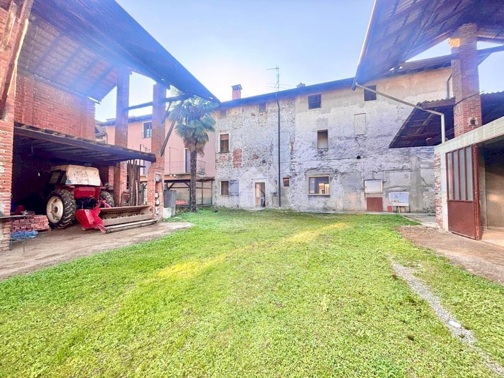 Rustico Piazza Vittorio Emanuele, Landiona - foto 1