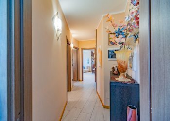 Three-room apartment Via della Rocca, Cuneo - photo 6