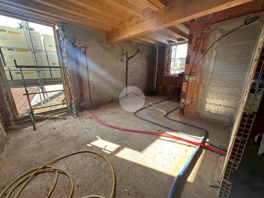 Four-room apartment Via S. Zenone, Cambiago - photo 2