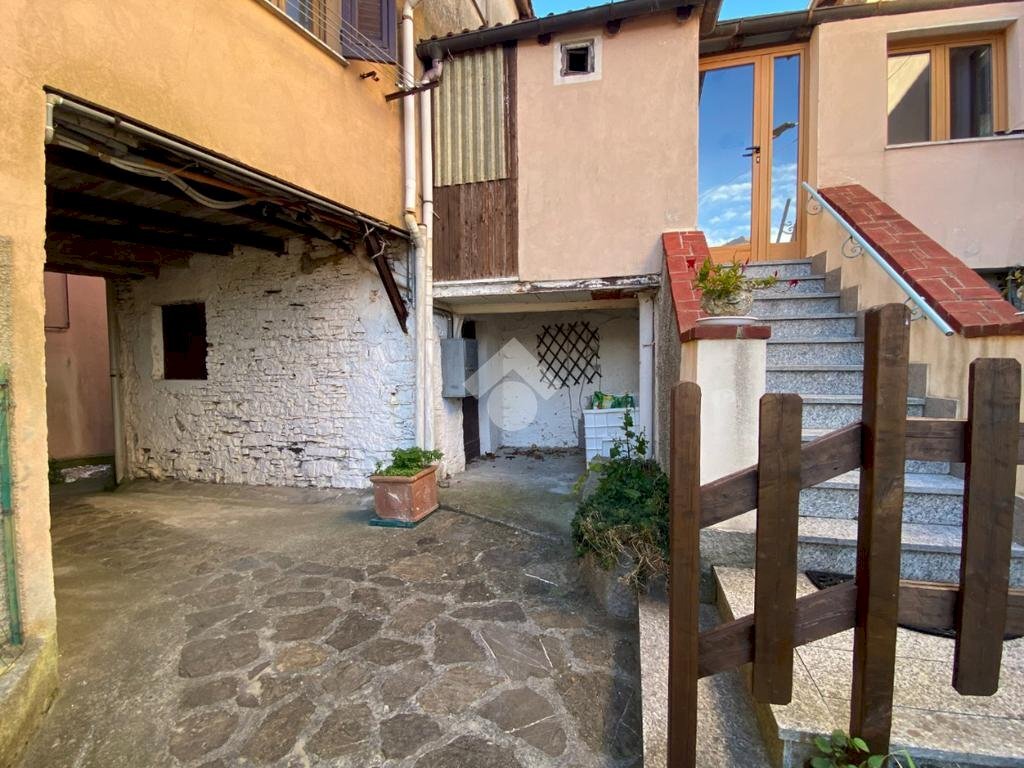 Semi-detached house Via G. Mereto, Serra Riccò - photo 1