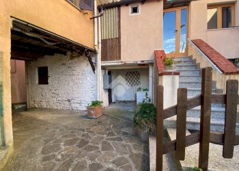 Semi-detached house Via G. Mereto, Serra Riccò - photo 1