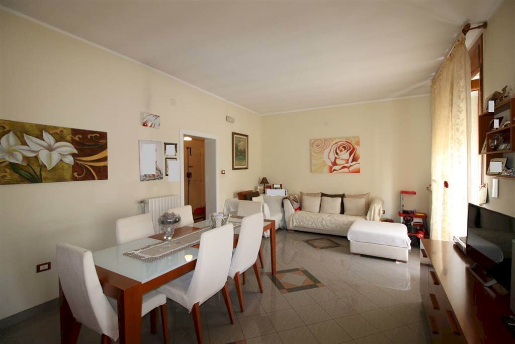 Three-room apartment Via Cesare Battisti, Martina Franca - photo 3