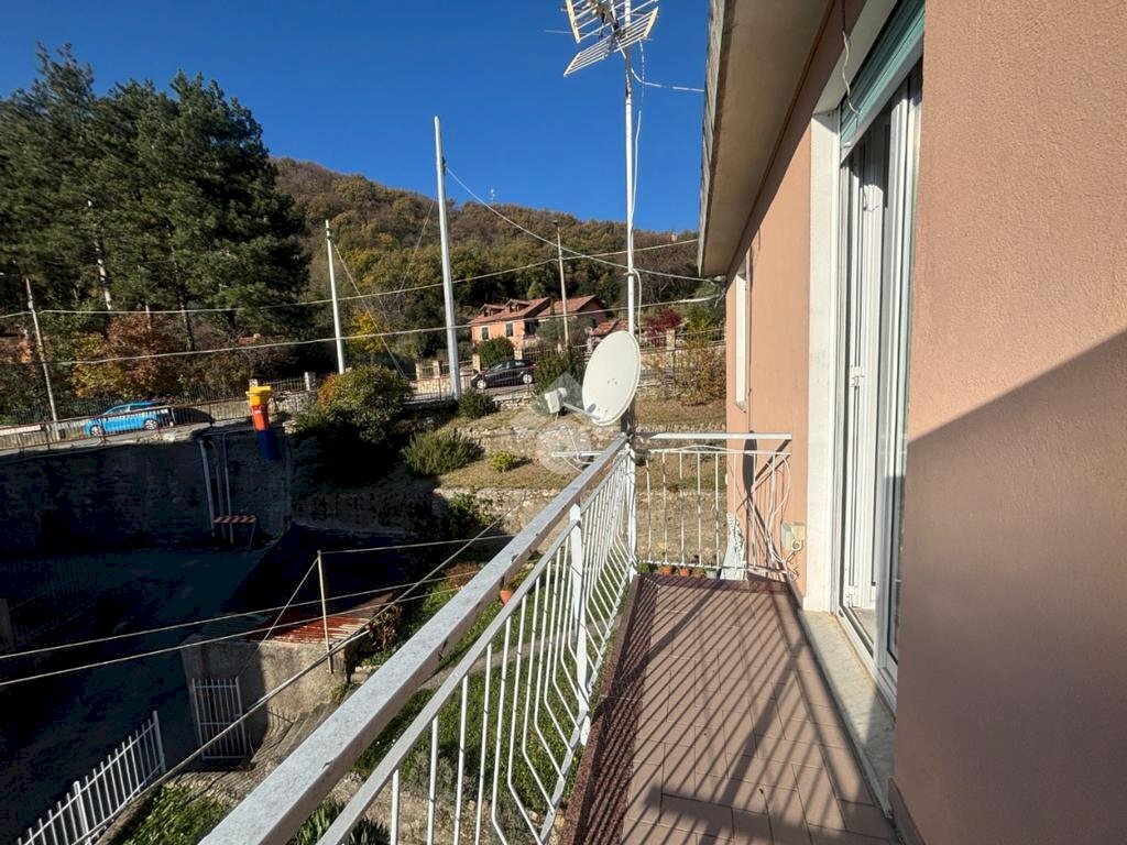 Four-room apartment Via di Pino, Genova (neighborhood Molassana) - photo 1