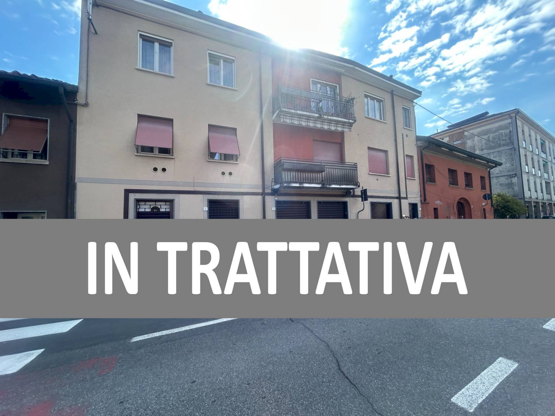 Foto 1 - Commercial Premises via piave
 
16, Arcore - photo 1