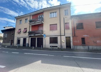 Foto 3 - Commercial Premises via piave
 
16, Arcore - photo 3