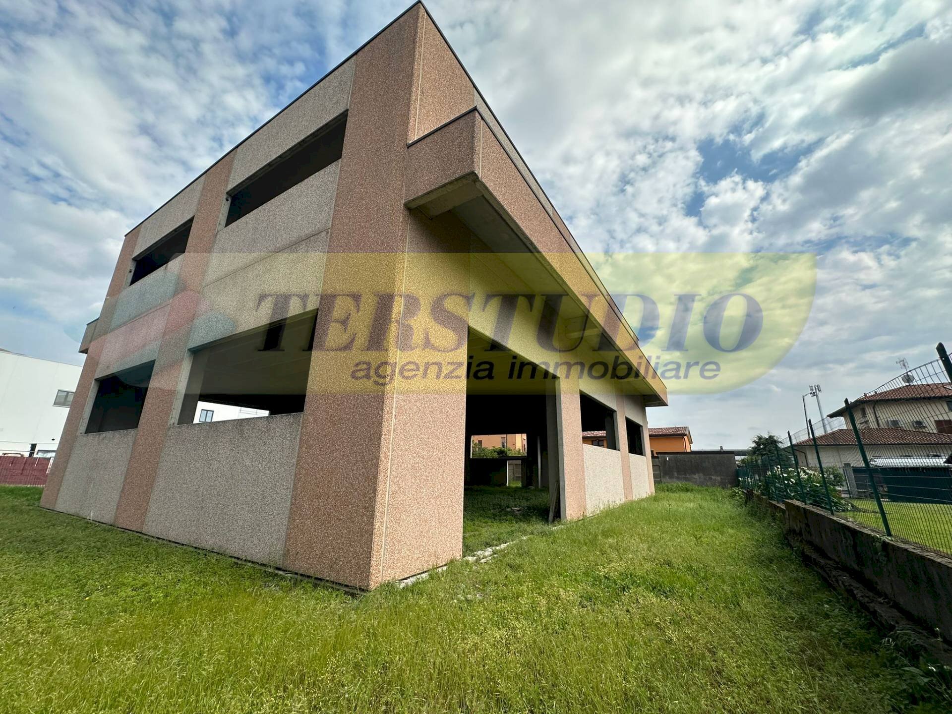 Foto 2 - Capannone via Enrico Fermi
 
5, Suisio - foto 2