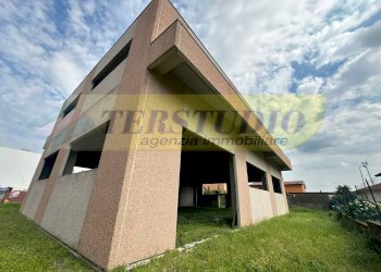 Foto 1 - Capannone via Enrico Fermi
 
5, Suisio - foto 1