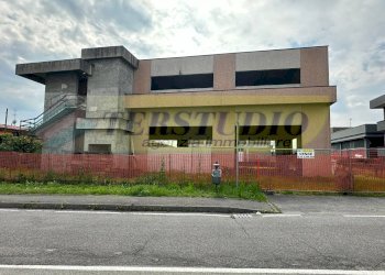 Foto 4 - Capannone via Enrico Fermi
 
5, Suisio - foto 4