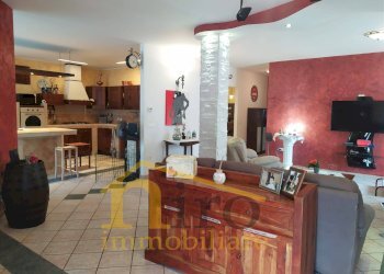 Foto 3 - Casa indipendente via Leonardo Petruzzi, Città Sant'Angelo - foto 3