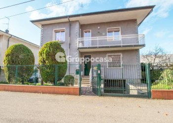 Foto 1 - Casa semi indipendente Via Leopardi, Magenta - foto 1