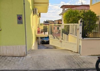 Foto 1 - Box Via A. Murri, San Benedetto del Tronto - photo 1
