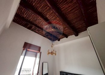 Dettagli - Appartamento Via Cesare Rosaroll
 
190, Napoli - foto 8