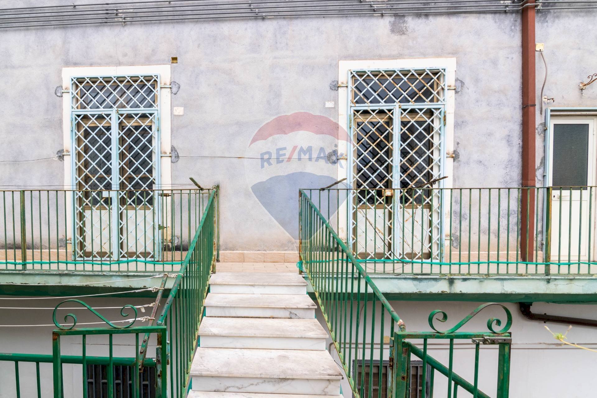 Edificio all\'aperto - Casa semi indipendente Via Vitaliti
 
41, Catania - foto 2