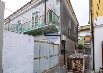 Edificio all\'aperto - Casa semi indipendente Via Vitaliti
 
41, Catania - foto 21