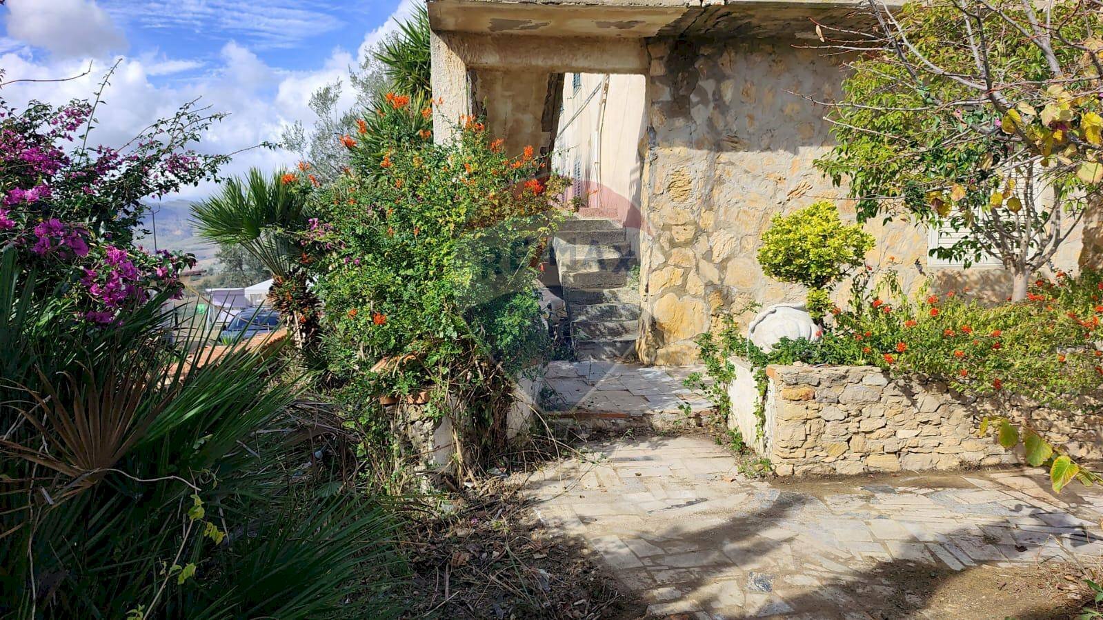 Giardino - Villa Via Gela
 
78, Caltagirone - foto 2