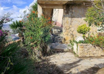 Giardino - Villa Via Gela
 
78, Caltagirone - foto 2