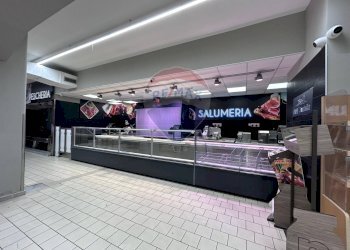 Palestra - Locale Commerciale Via Siena
 
16, Catania - foto 4