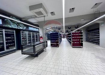 Palestra - Locale Commerciale Via Siena
 
16, Catania - foto 8