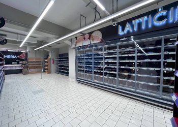 Ricezione / Lobby - Locale Commerciale Via Siena
 
16, Catania - foto 13