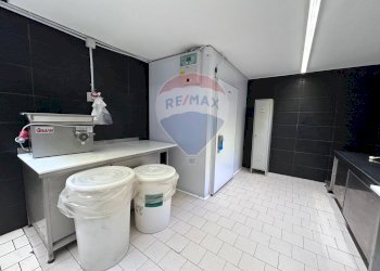 Cucina - Locale Commerciale Via Siena
 
16, Catania - foto 24