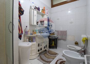 Bagno - Quadrilocale Via Del Principe
 
110, Catania - foto 13