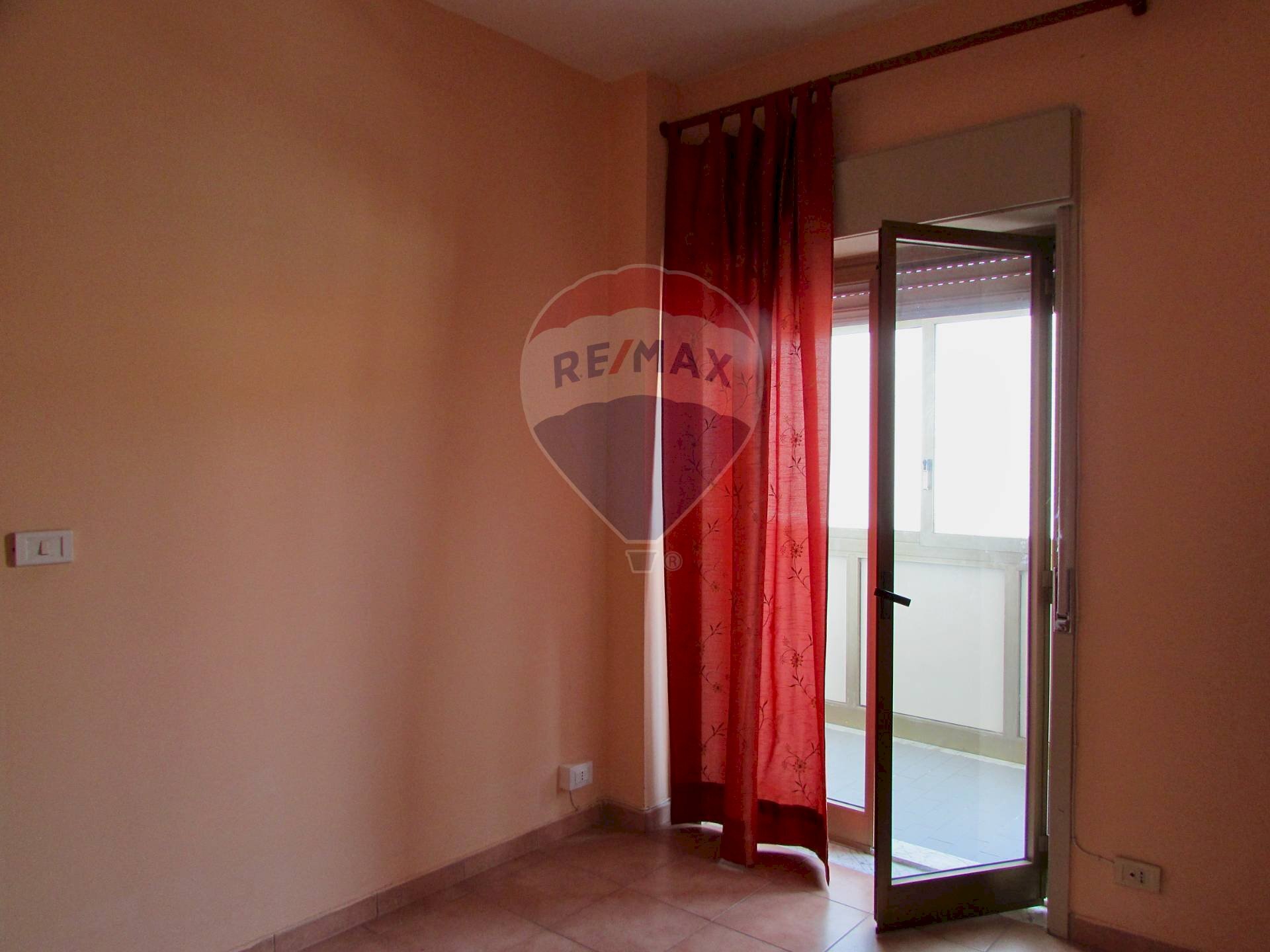 Stanza vuota - Trilocale via santa maria la stella
 
25, Aci Sant'Antonio - foto 3