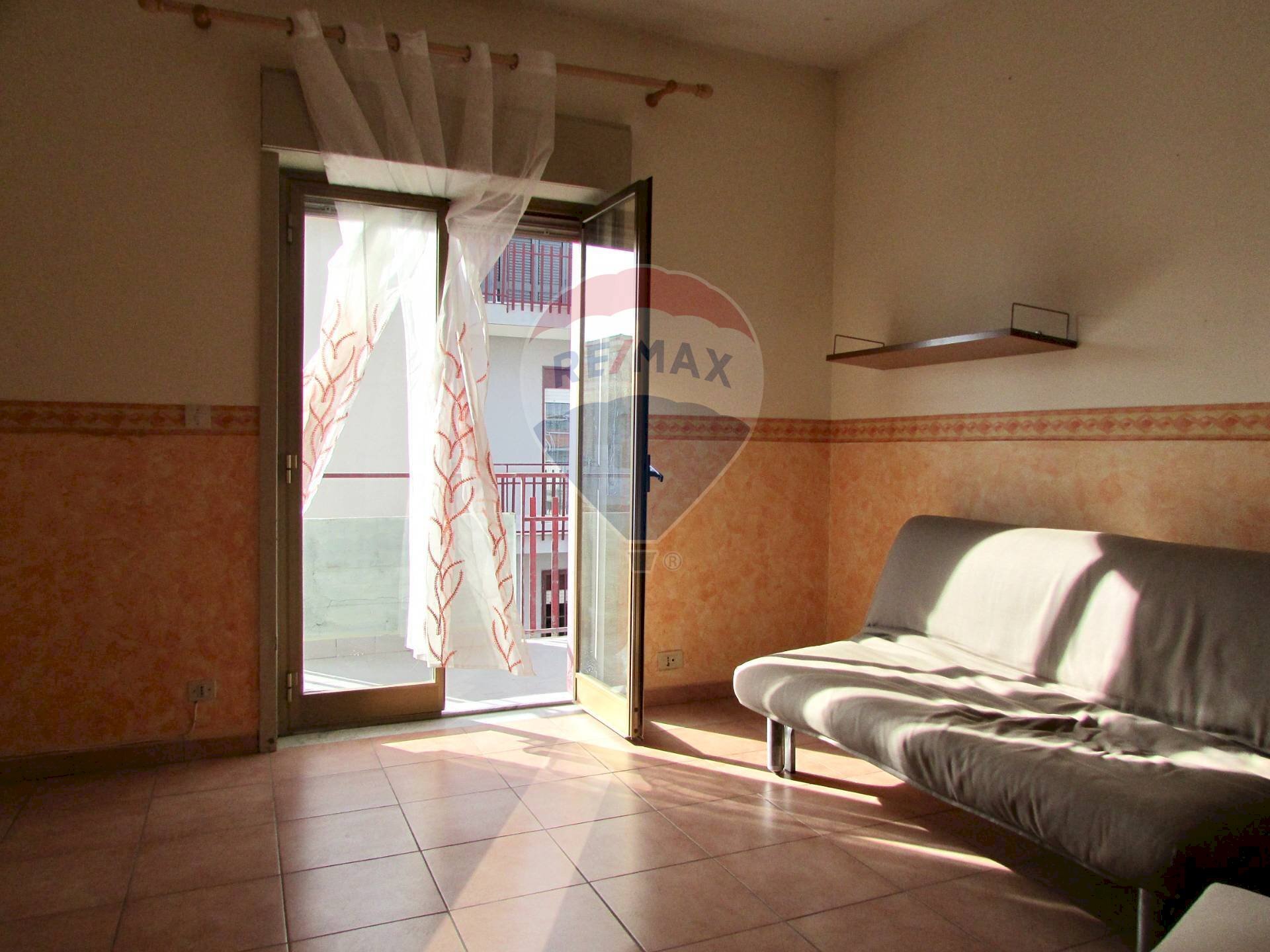 Soggiorno - Trilocale via santa maria la stella
 
25, Aci Sant'Antonio - foto 1