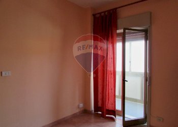 Stanza vuota - Trilocale via santa maria la stella
 
25, Aci Sant'Antonio - foto 3