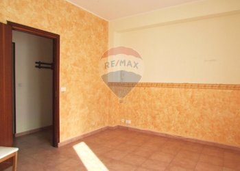 Stanza vuota - Trilocale via santa maria la stella
 
25, Aci Sant'Antonio - foto 4