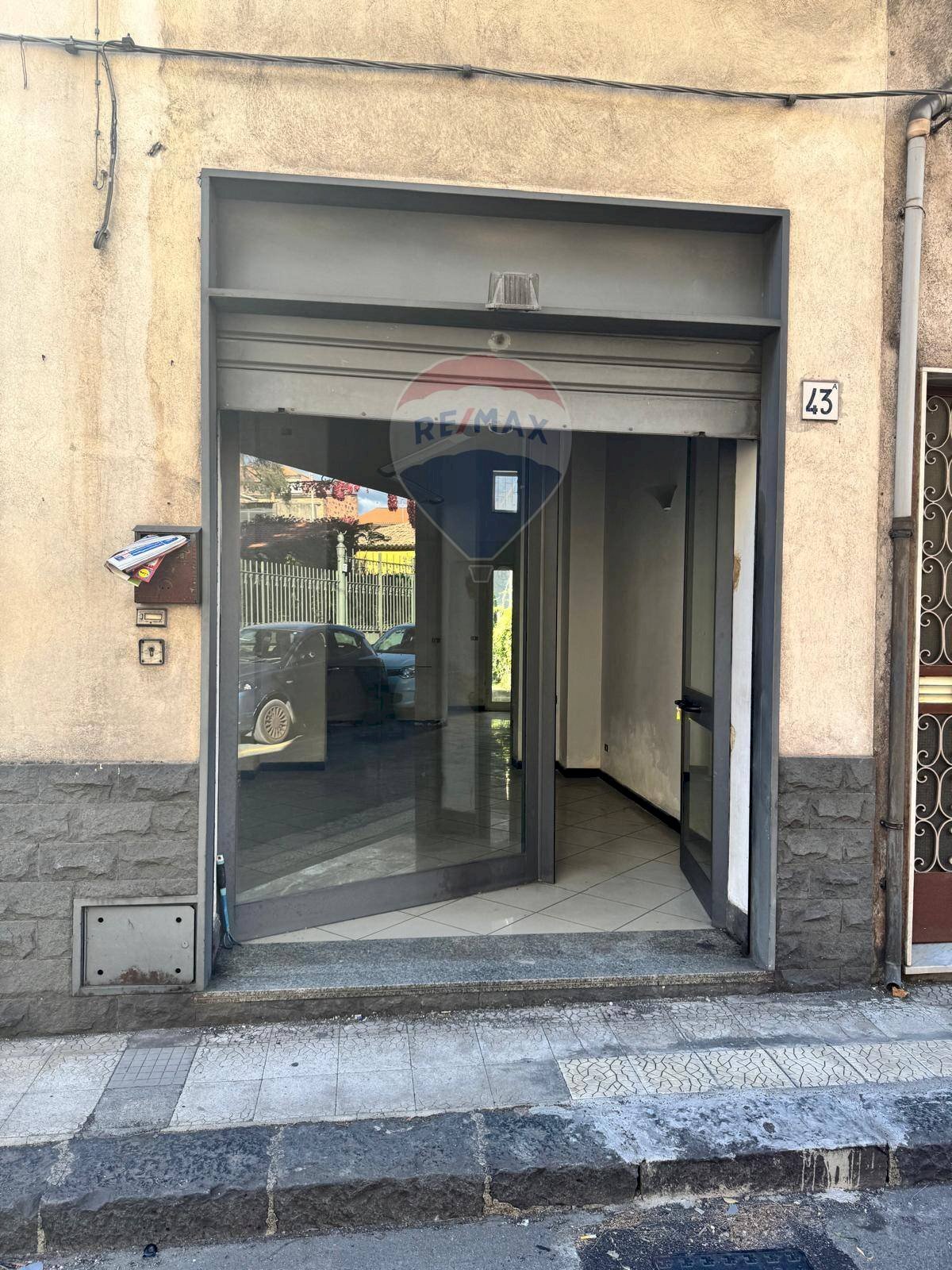 Edificio all\'aperto - Negozio via etna
 
43/a, San Giovanni la Punta - foto 2