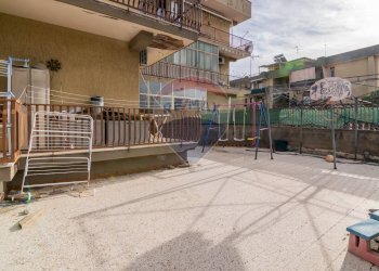 Edificio all\'aperto - Quadrilocale Via Caduti del Lavoro
 
2, Gravina di Catania - foto 25