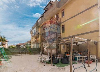 Edificio all\'aperto - Quadrilocale Via Caduti del Lavoro
 
2, Gravina di Catania - foto 29