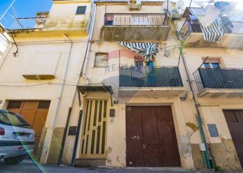 Edificio all\'aperto - Casa indipendente Via Valentino
 
18, Caltagirone - foto 5