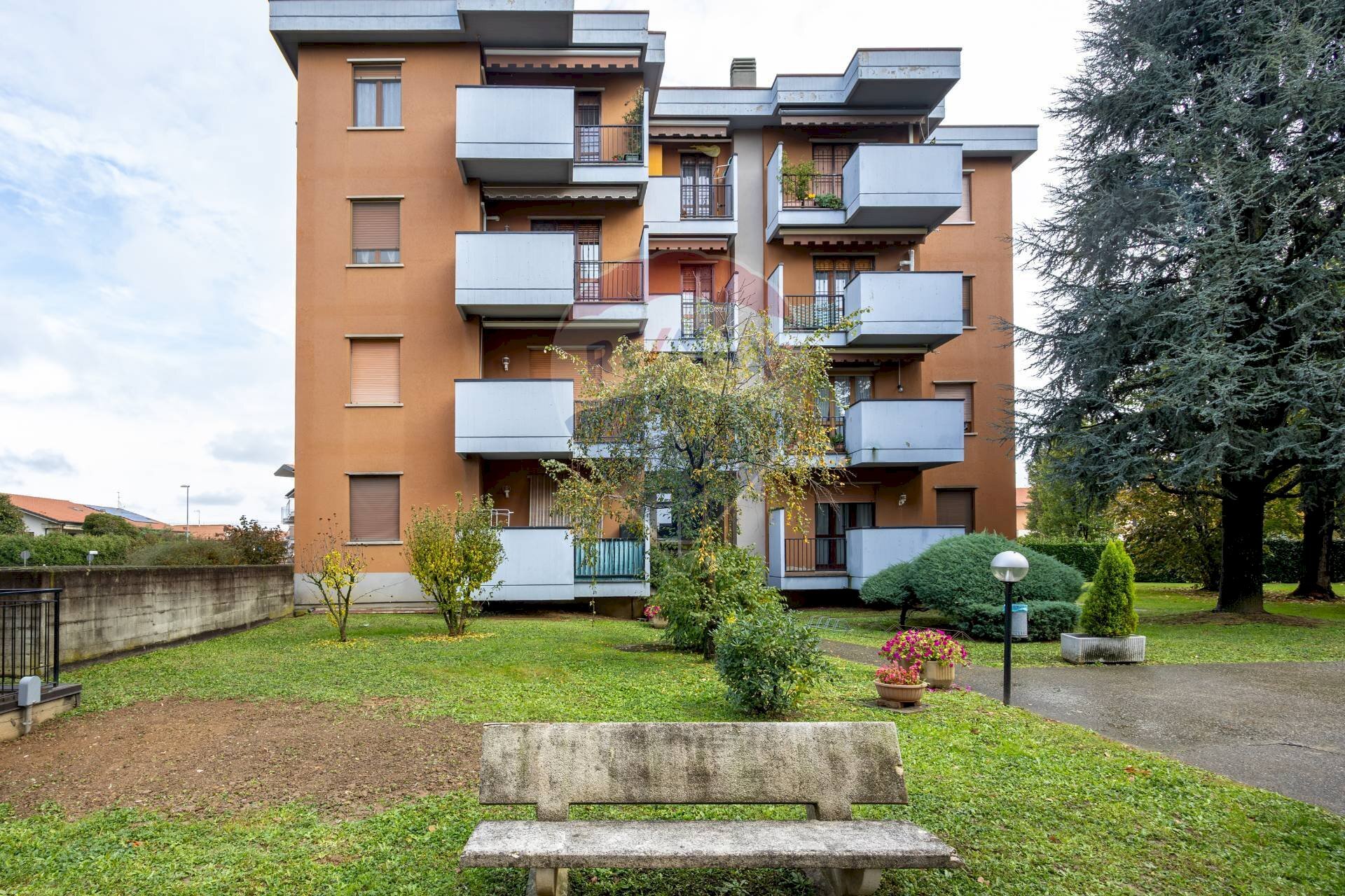 Edificio all\'aperto - Three-room apartment Via Don Giuseppe Locatelli
 
6, Roncello - photo 1